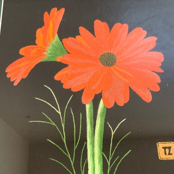 Vintage Embroidered Flower Picture Frame - Picture 4 of 5